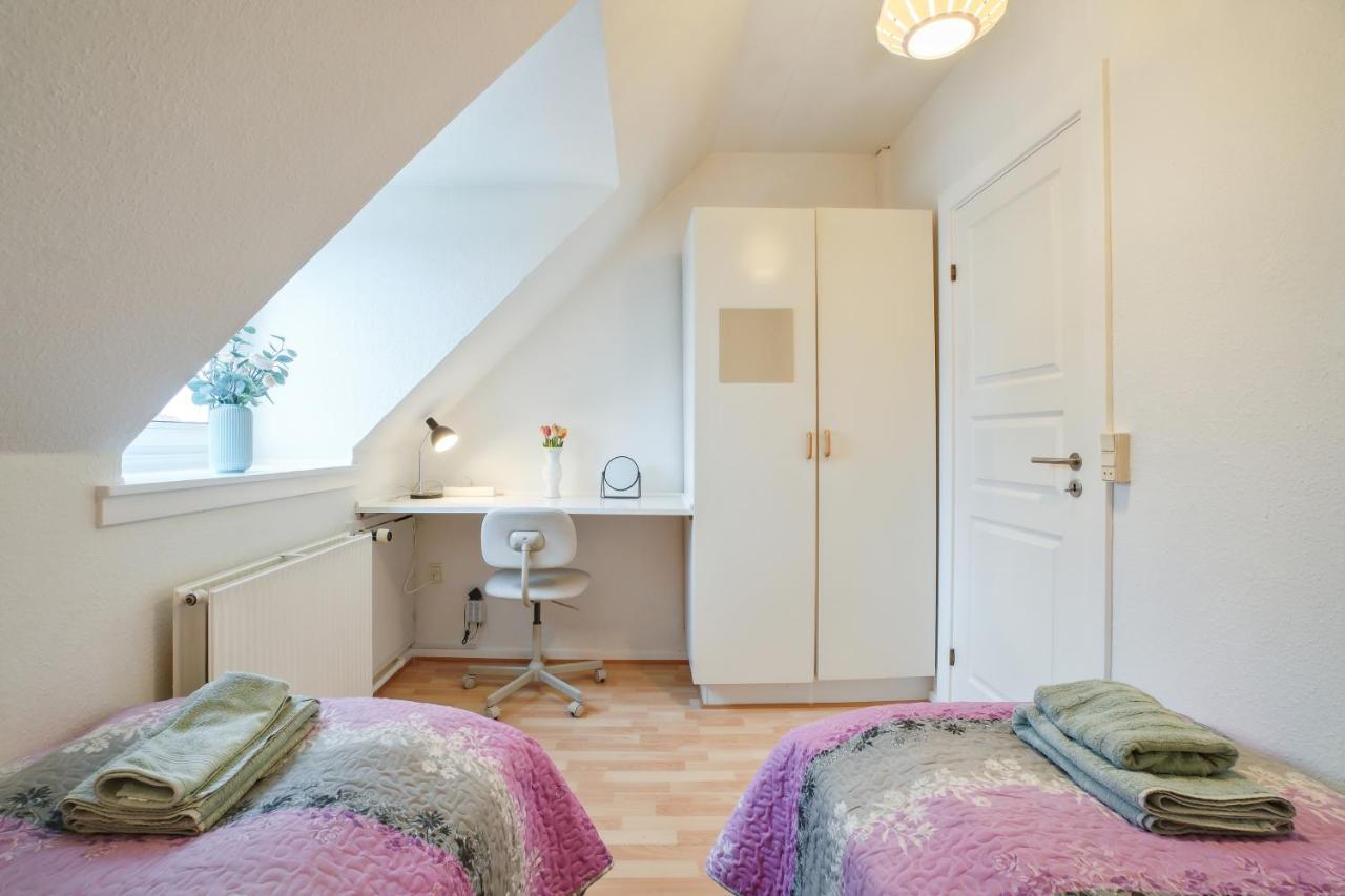 Lovely Top Floor Apart Copenhagen Near Airport, Metro And The Beach Exterior foto